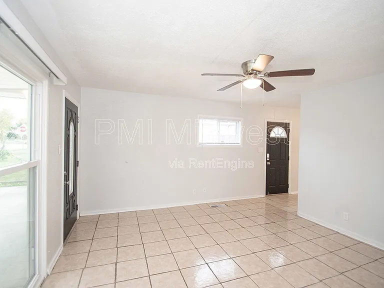 4610 Karen Dr — Photo 9