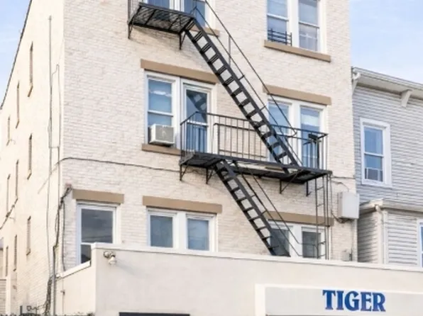 73 4th St, Passaic, NJ