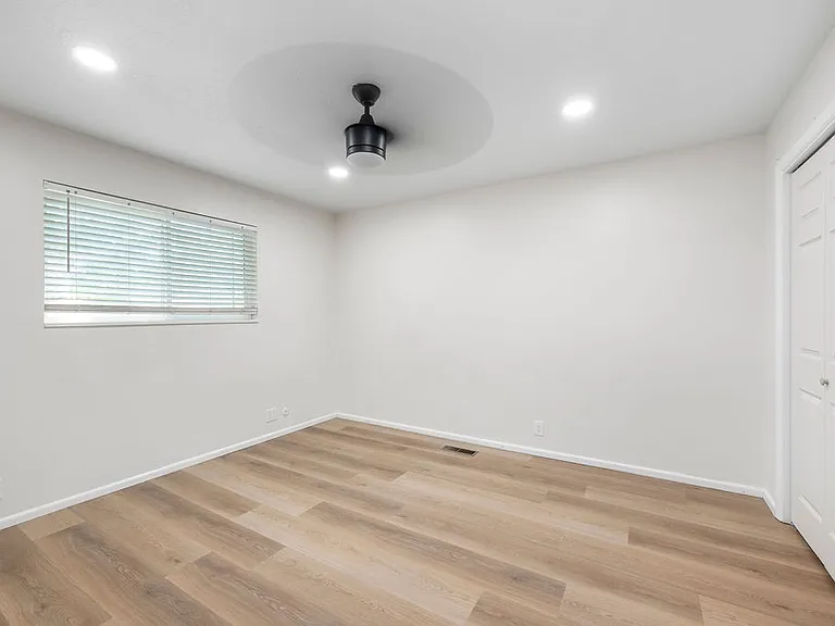 Upper floor bedroom 1