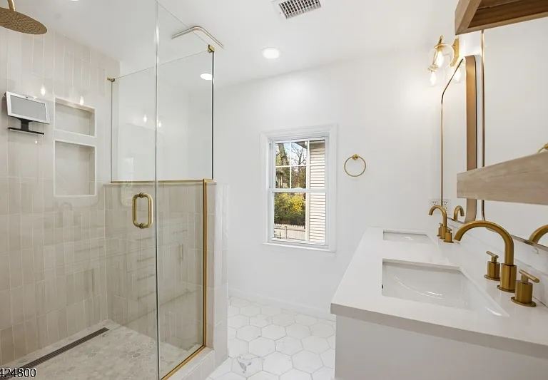 40 Edgewood Rd — Photo 22