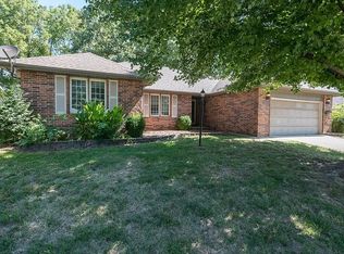 3829 W Blake Ct, Springfield, MO 65807