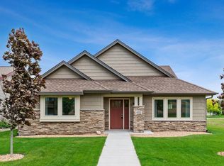 692 Roosevelt St S, Cambridge, MN 55008