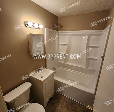 4th image of 11221 Oakland Ave