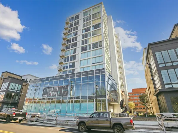 925 N Fairfax St #403, Alexandria, VA 22314