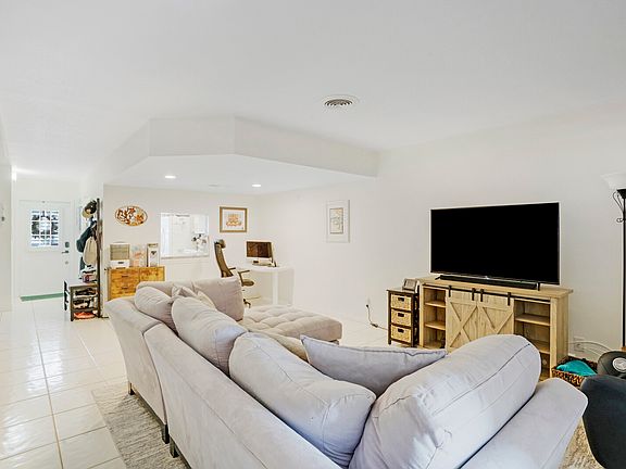 4th image of 3714 Savoy Ln