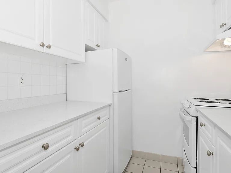1265 Burnaby St #1509 — Photo 10