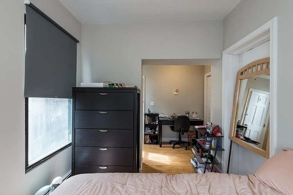 3 bed, 1.0 bath, 775 sqft, $900 — Photo 4