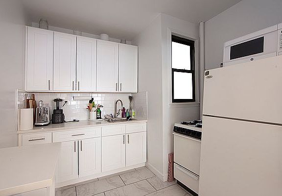 2nd image of 1059 1st Ave APT 2B