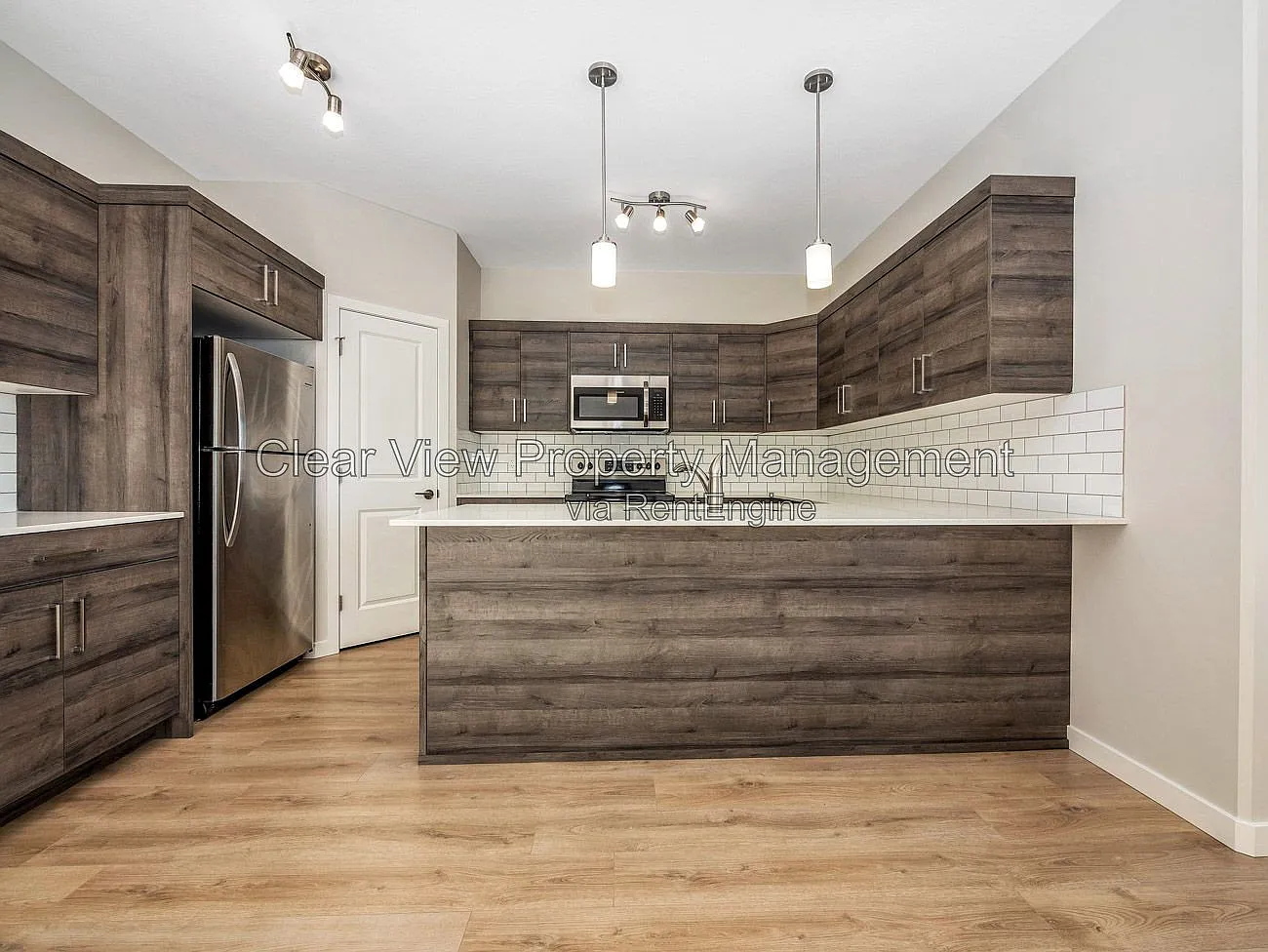 2 bed, 2.0 bath, 900 sqft, $1,599 — Photo 3