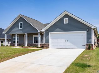 113 Parvin Way Dr, Hazel Green, AL 35750