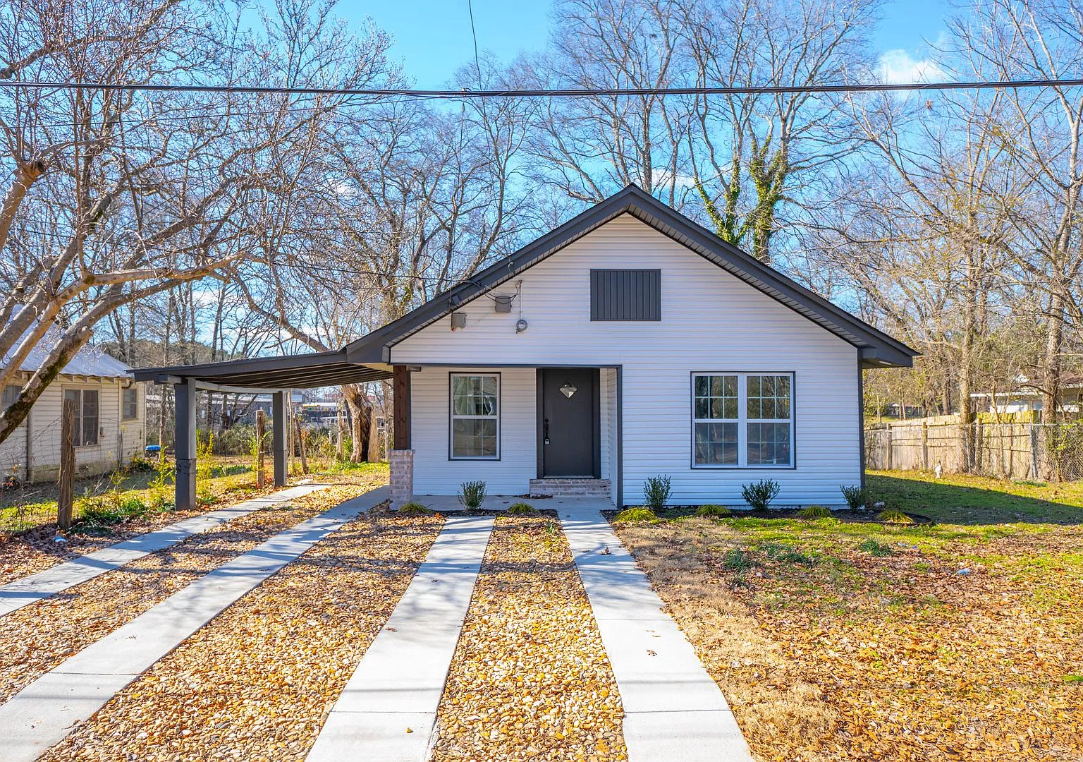 Completely updated 3 bedroom Benton Home — Photo 1
