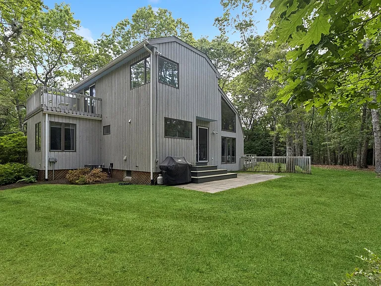 31 Montauk Ave — Photo 30