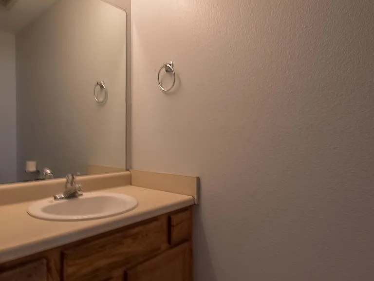 250 Meadow Ct #250 — Photo 2