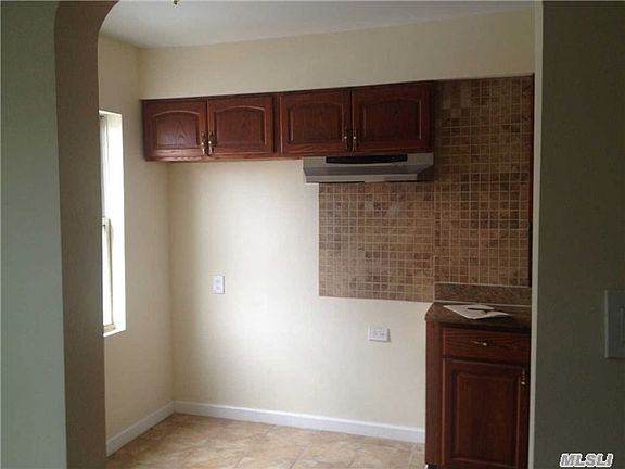 3rd image of 11558 Francis Lewis Blvd