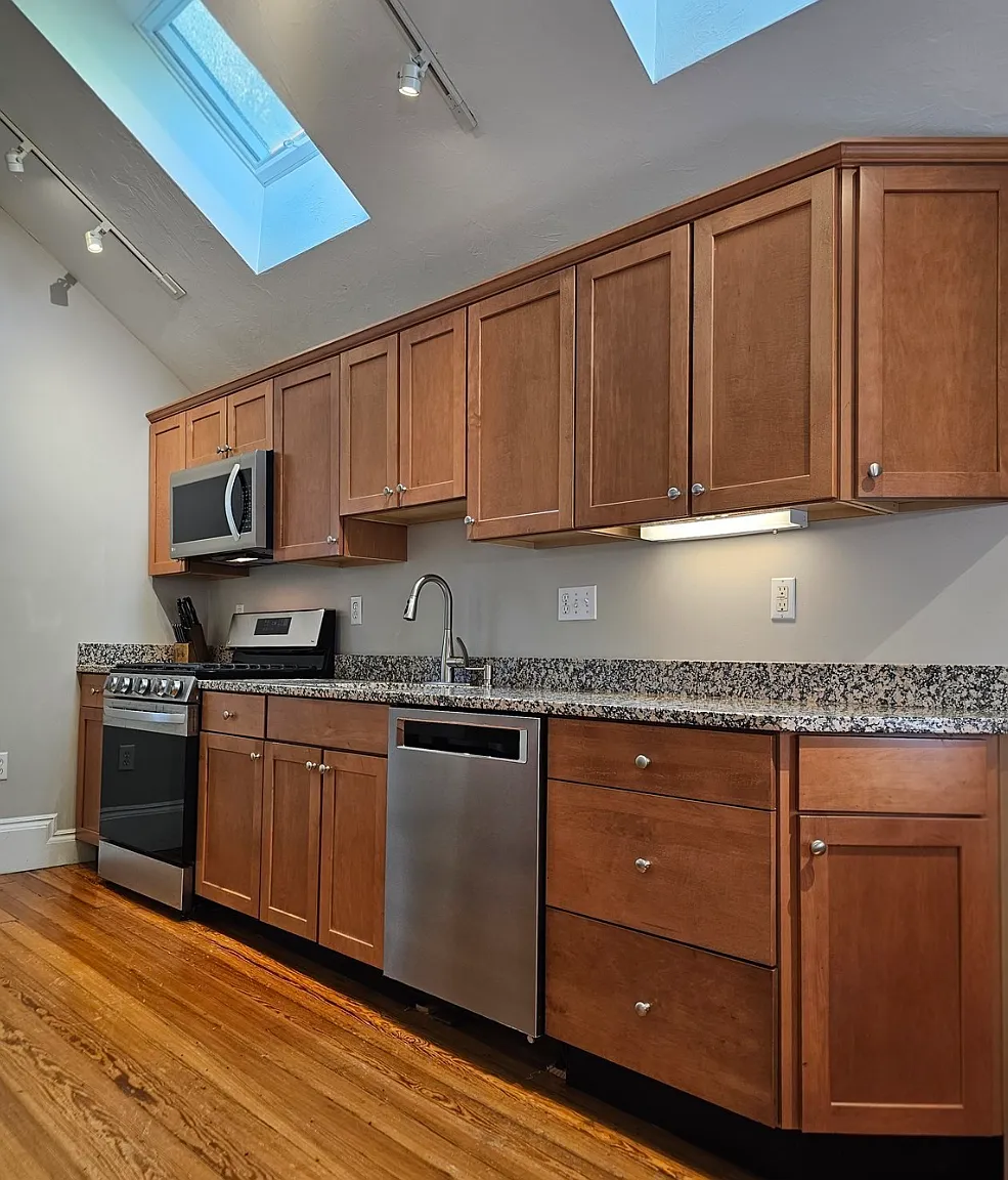 2 bed, 946 sqft, $3,250 — Photo 3