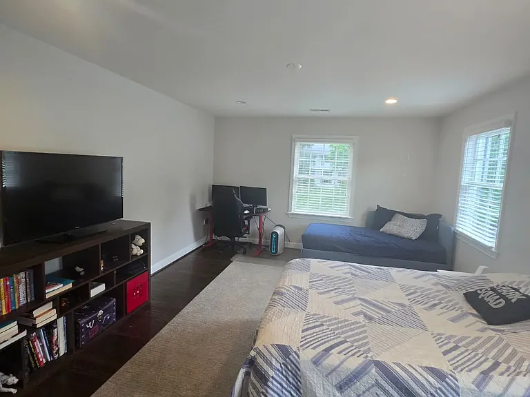 6720 Newbold Dr — Photo 21