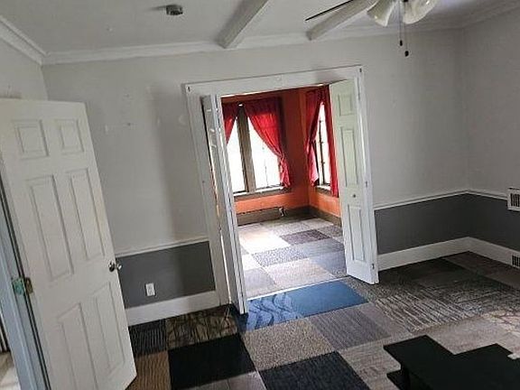 Additional Living Room