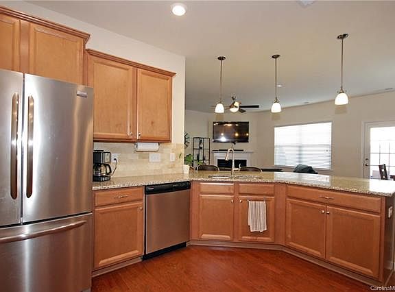 3rd image of 113 Burlingame Ct Unit B