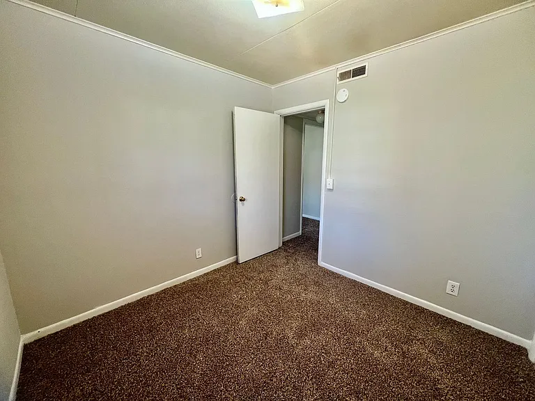 1200 Craigmont Dr — Photo 6