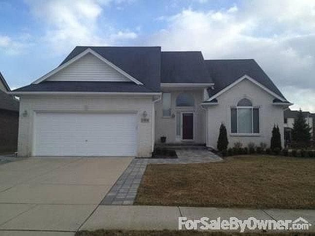 1st image of 21456 Waverly Dr