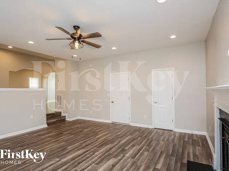 140 Pendergrass Farms Cir — Photo 3