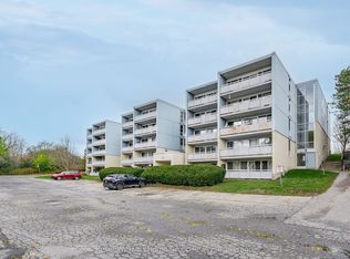 91 Conroy Cres #408, Guelph, ON N1G2V5