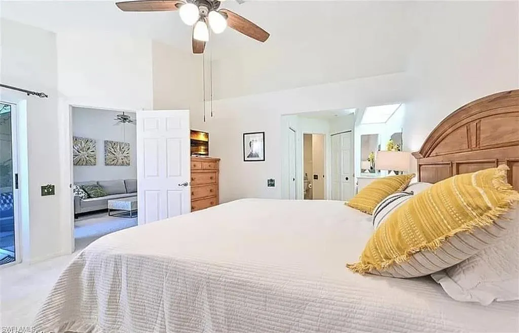 2 bed, 2.0 bath, 1204 sqft, $5,500 — Photo 3