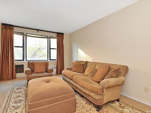 4th image of 3 Birchwood Ct APT 2B