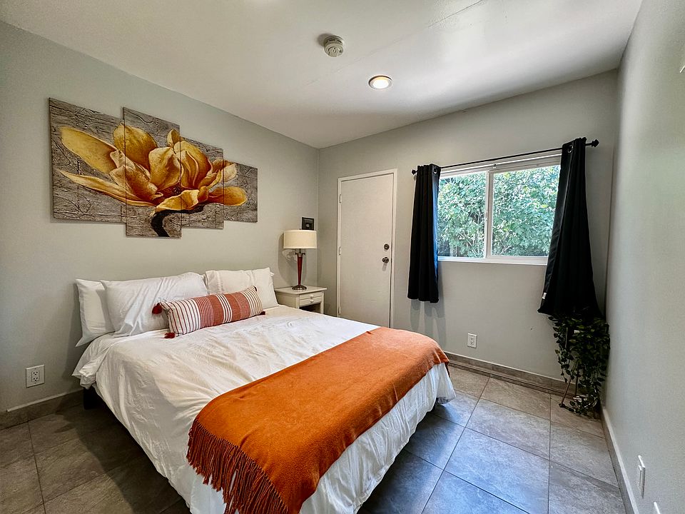 1st image of 6032 N Capistrano Ave