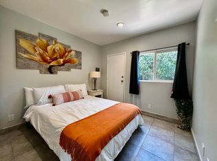 6032 N Capistrano Ave, Woodland Hills, CA 91367