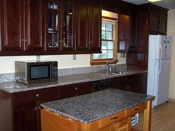 Kitchen/Granite Counter