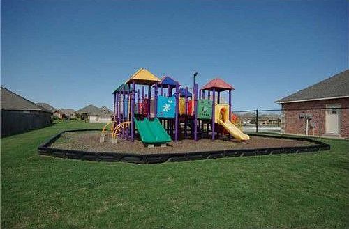 3rd image of 15400 Blue Jay Dr