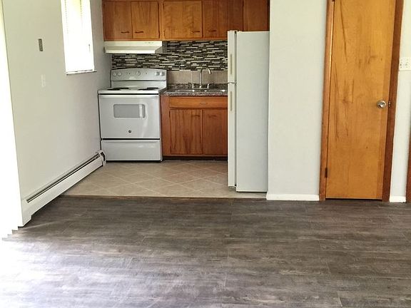 4th image of 1330 W Hillcrest Ave APT 7