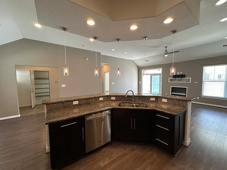 2212 Martlet Ln — Photo 19