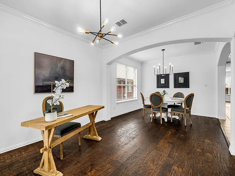 2208 Stuttgart Dr — Photo 4