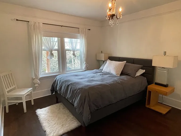 354 Moss St — Photo 3