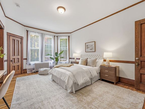 4th image of 62 Cypress St #1