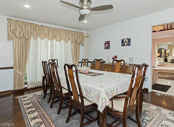 5th image of 3545 Rolling Hills Dr