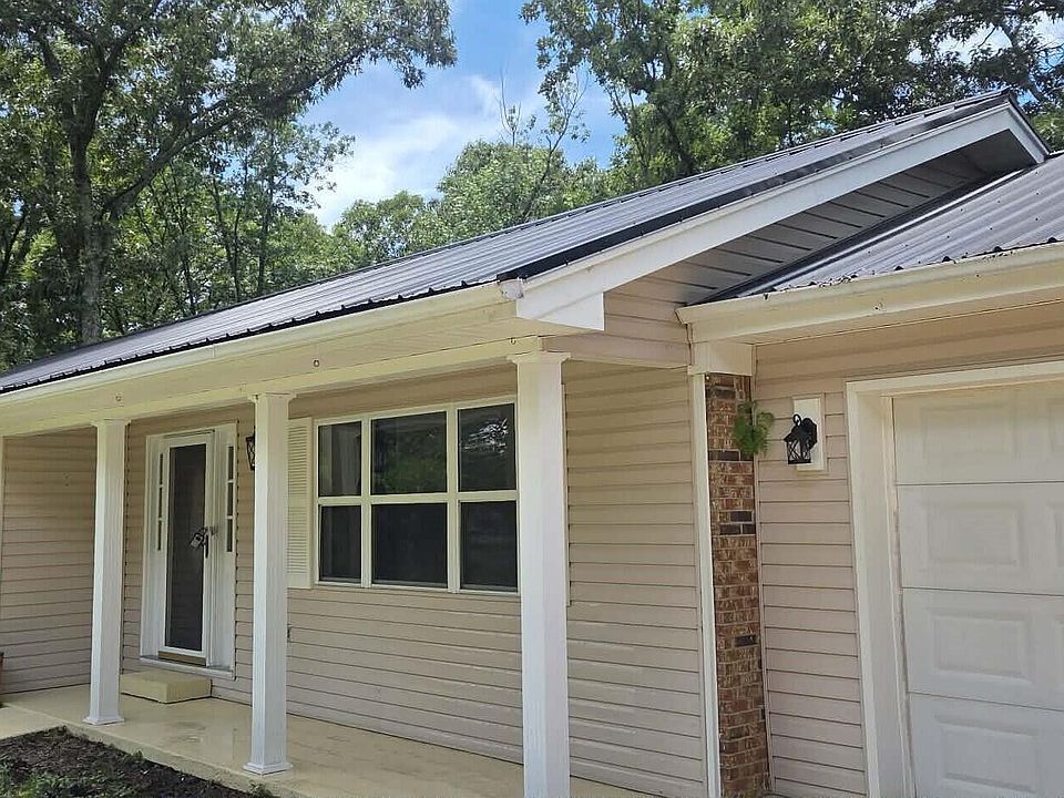 1st image of 394 Oakgrove Rd