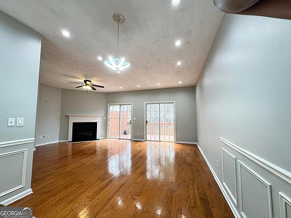 2nd image of 3686 Lantern Walk Ln