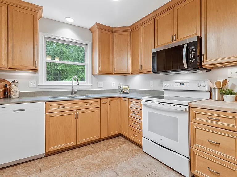 4329 Mount Vernon Memorial Hwy — Photo 20
