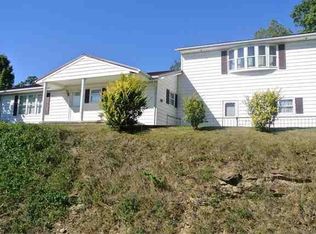 2215 Booth Quillen Rd, Ashland, KY 41102