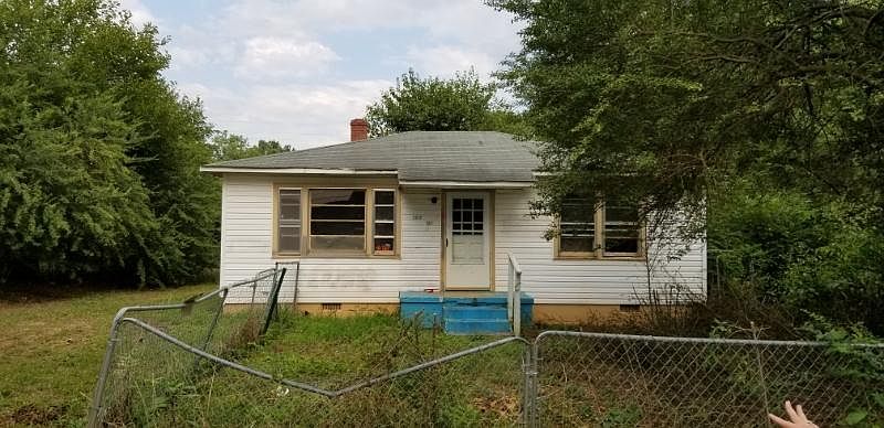 2nd image of 3315 Vaughn St