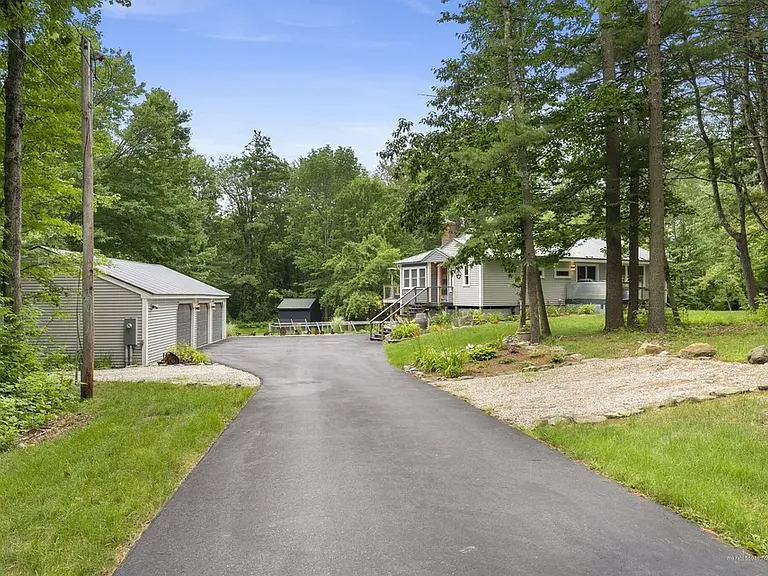 41 Middle Rd — Photo 22