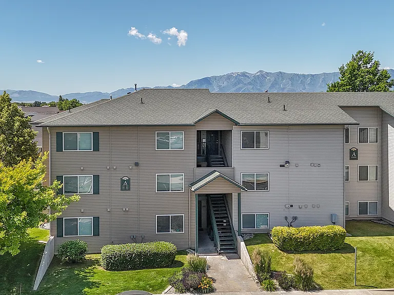 Hanbury Manor Apartments — Photo 51