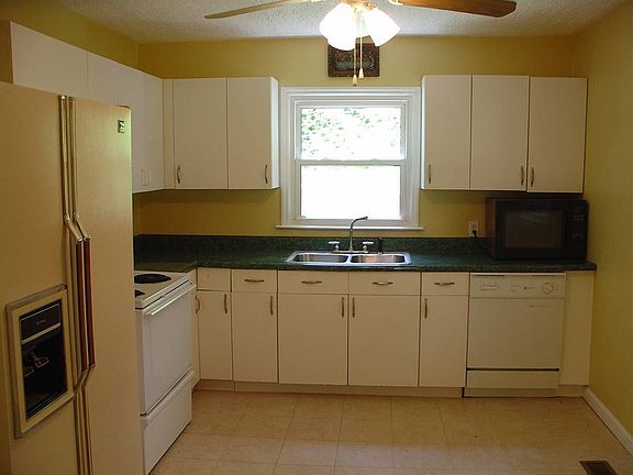 5th image of 1007 N Mary St