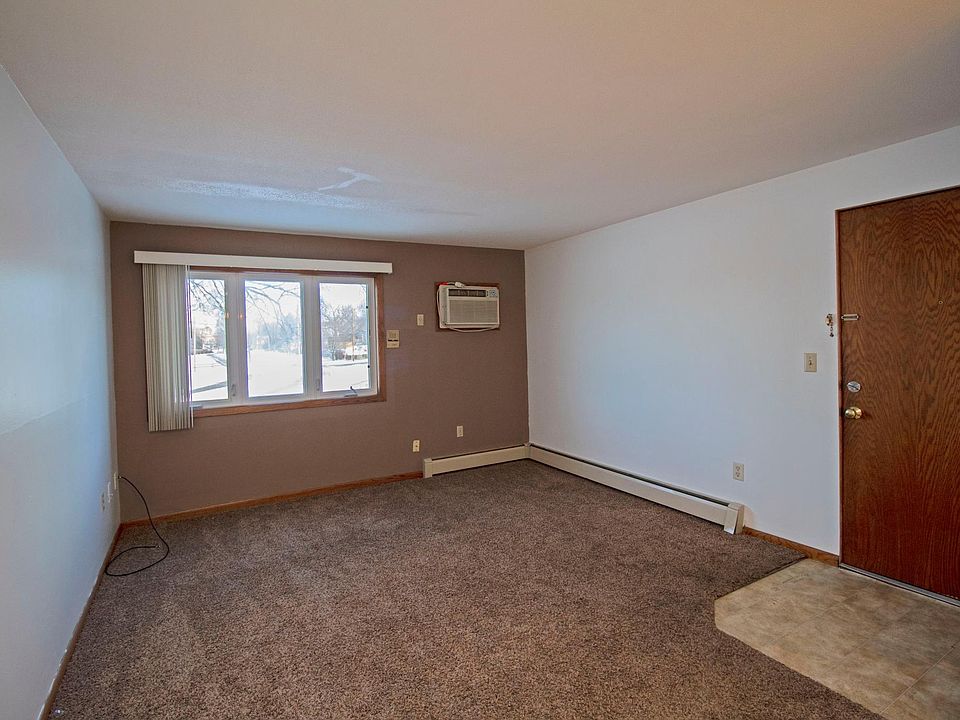 1st image of 915 7th Ave S #11