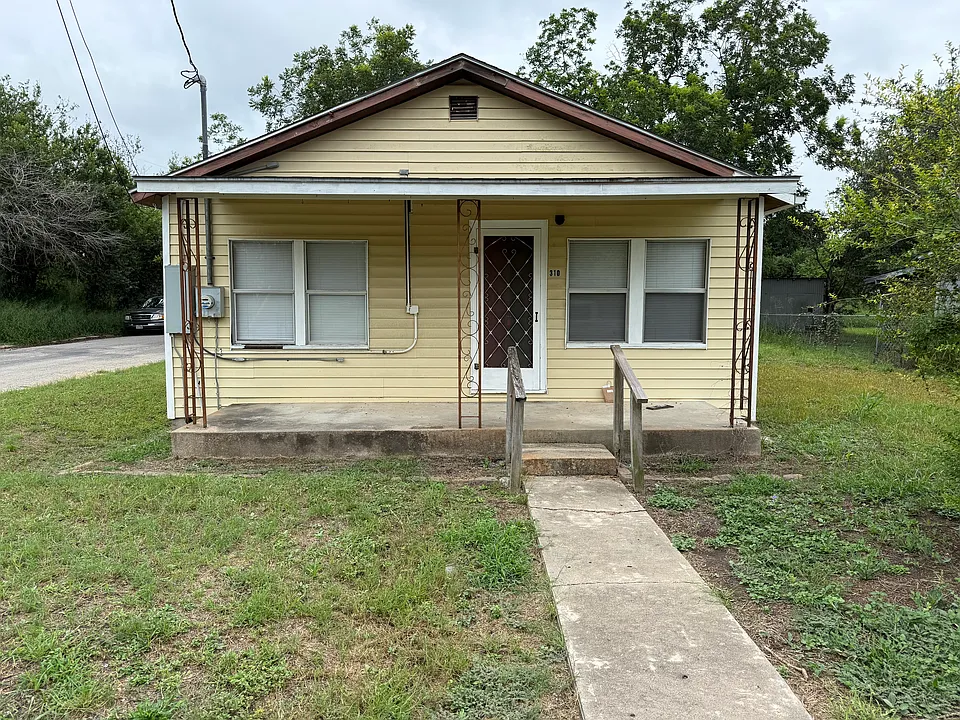 310 E Rachal St