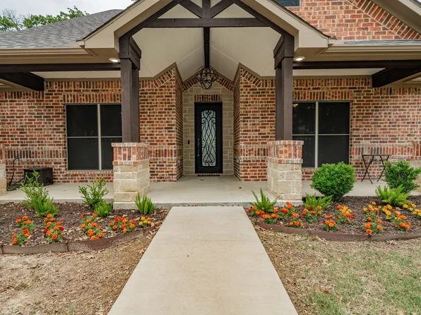 2144 Eastfield Dr, Wills Point, TX 75169