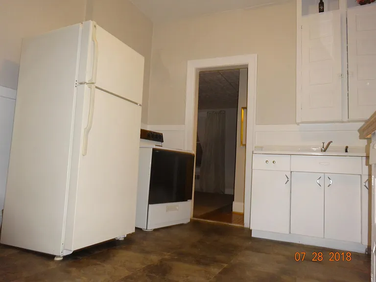 467 Norwood Ave #1R — Photo 16